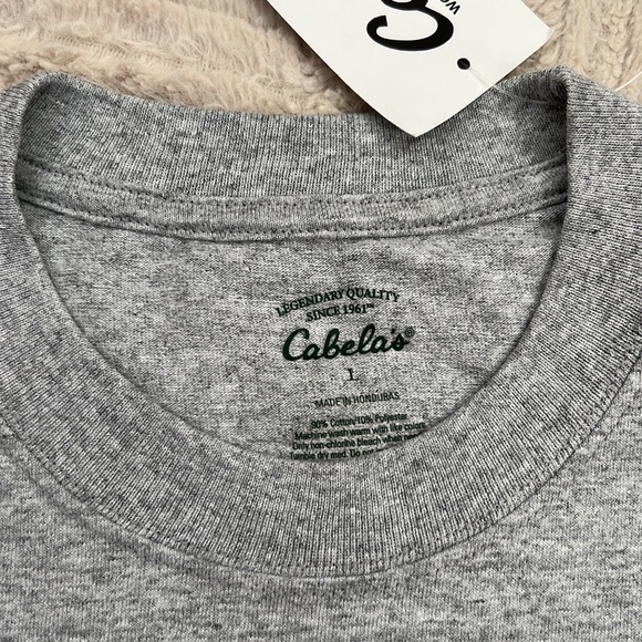 Cabela’s short sleeve crew neck t-shirt - New with tags - Picture 6 of 16